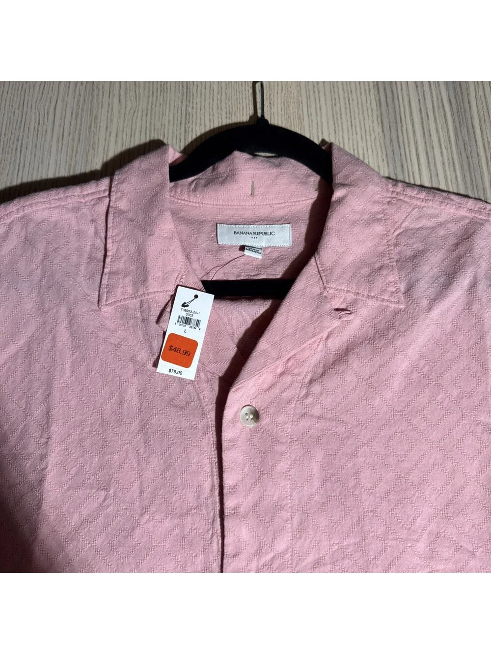 Banana Republic Men’s Large Textured Resort Shirt Pink Salmon Short Sleeve NWT